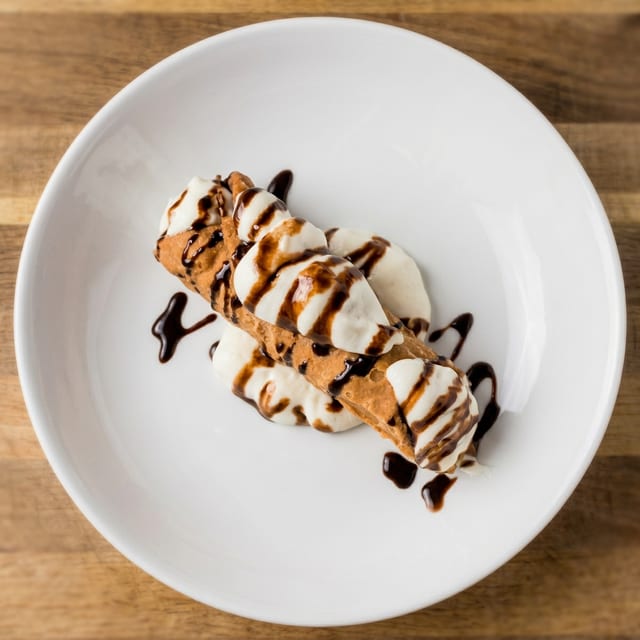 Cannoli.